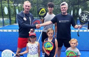 Flere børn og unge skal ud på padelbanerne