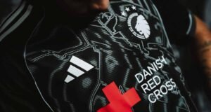 F.C. København spiller i Spanien med Røde Kors på brystet